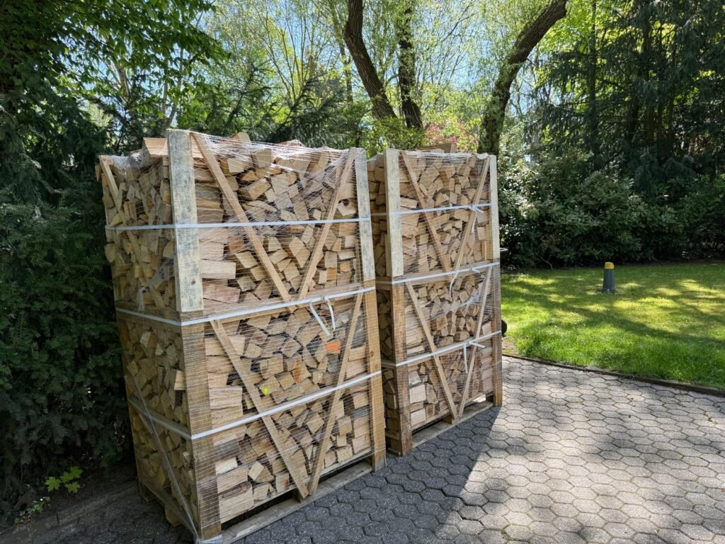 Kundenfoto zu Kaminholz 100% Buche 1,8 RM gestapelt / 2,8 SRM